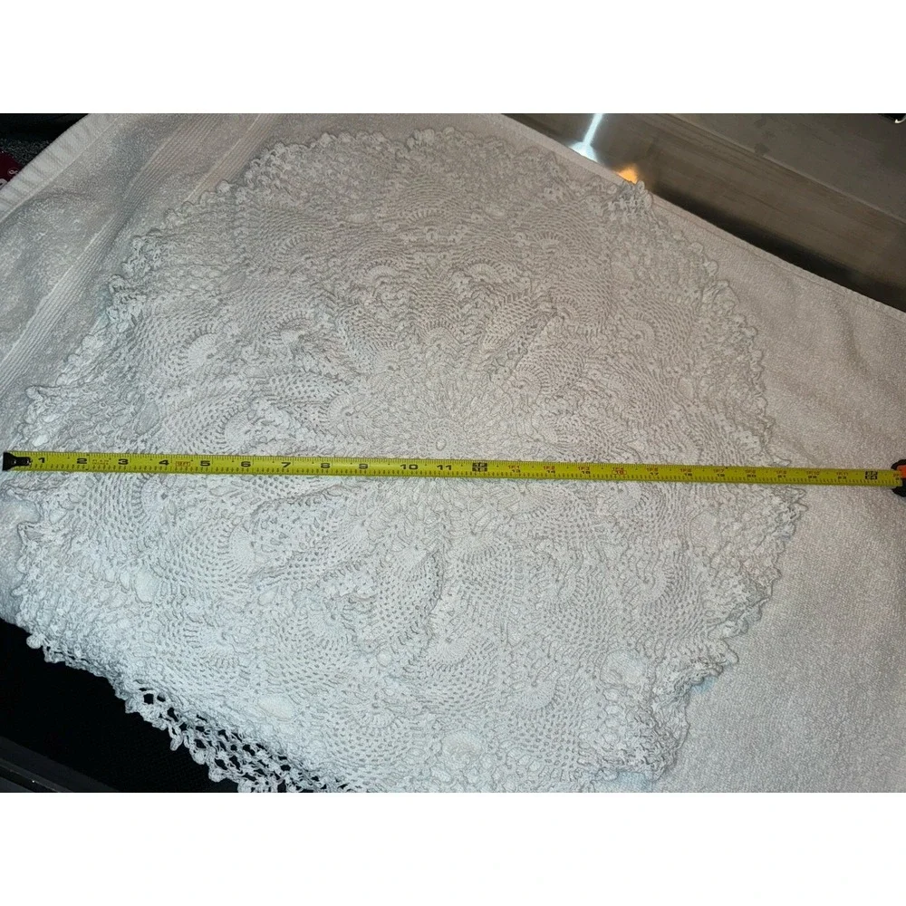Vintage Doilies Lot Of 2 One Rectangular Dresser‎ Doily And One Large Round